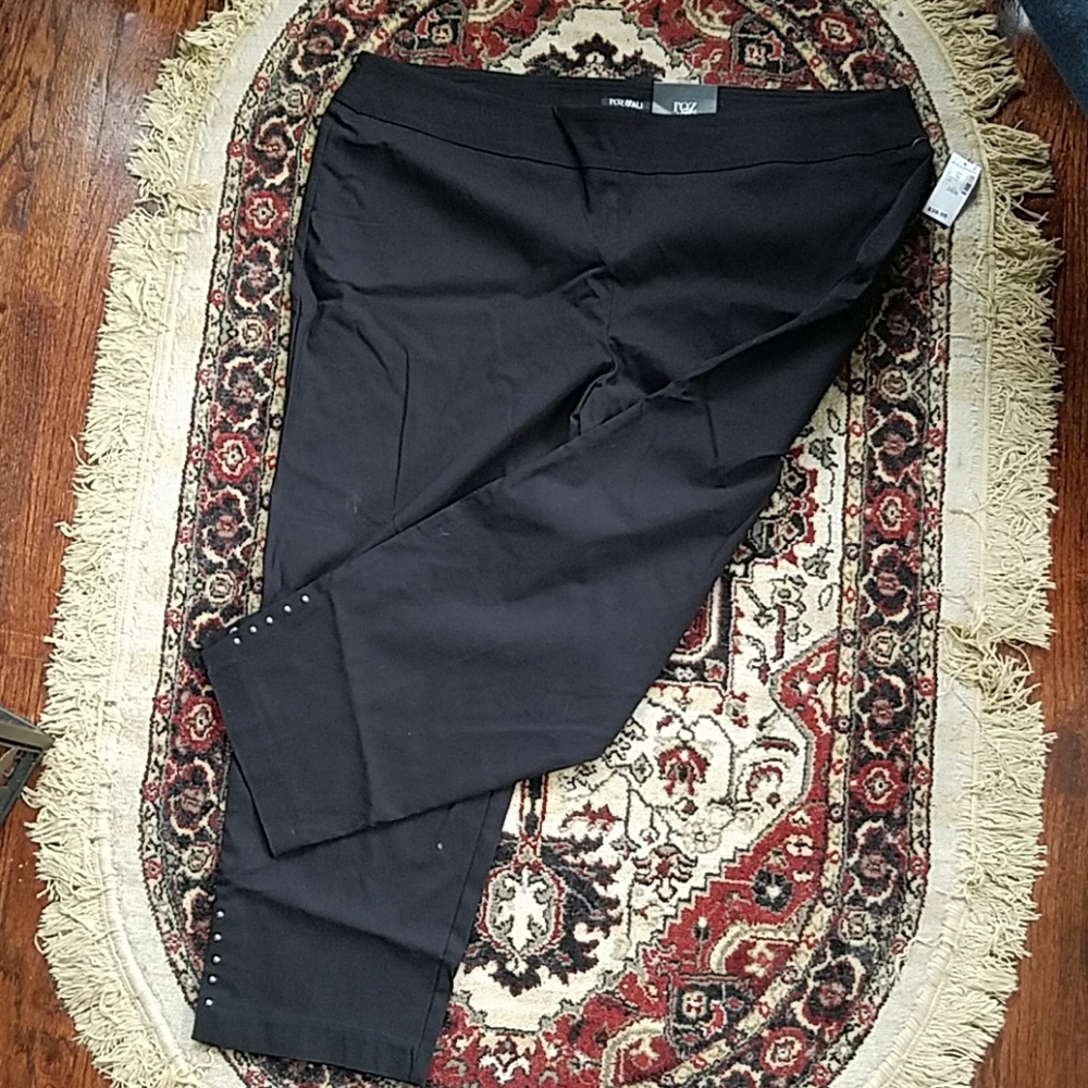 🔆NWT🔆 Dressbarn Ankle Pants with Stud Detail